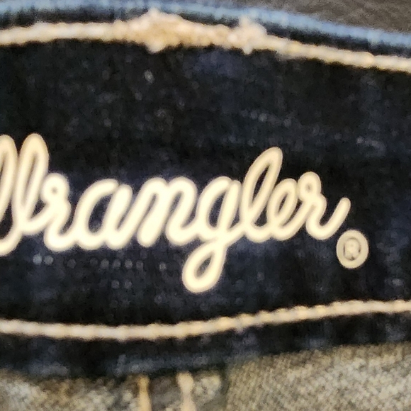 Size 16 Brand new Wrangler deep dyed western style embroidered shorts - Picture 3 of 6